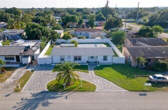 6390 Plunkett St in Hollywood, FL - Building Photo - Building Photo