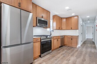 210 Ellis Ave in Irvington, NJ - Building Photo - Building Photo