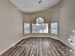 1445 Castle Crest Dr in Las Vegas, NV - Foto de edificio - Building Photo