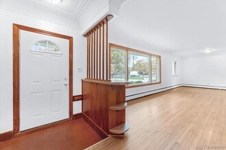 9127 Lake Rd in Grosse Ile Township, MI - Building Photo - Building Photo