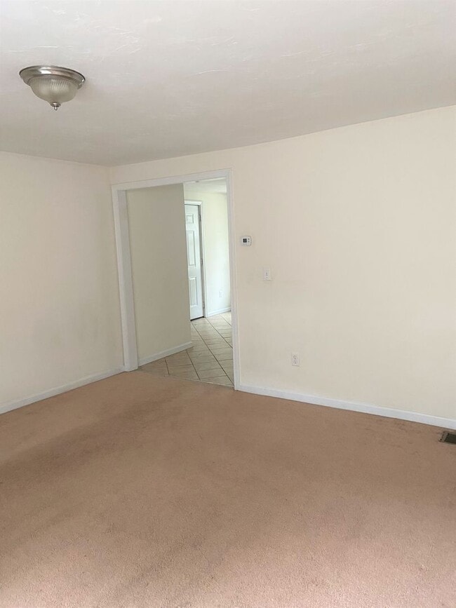 13 Cottage St in Pepperell, MA - Building Photo - Building Photo