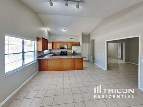 1326 Hatch Pl in Valrico, FL - Building Photo - Building Photo