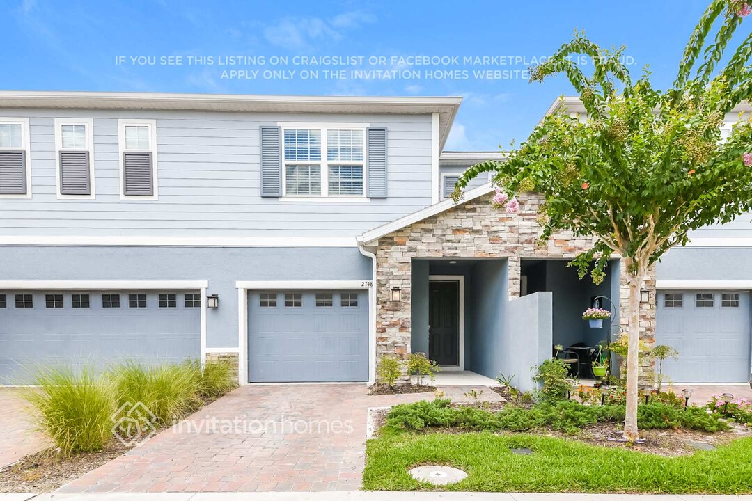 2748 Pleasant Cypress Cir in Kissimmee, FL - Building Photo