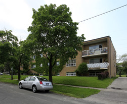 14 Torbolton Dr Apartments