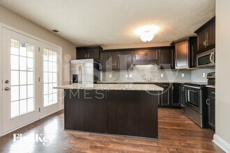 1280 Eagle's View Dr in Clarksville, TN - Foto de edificio - Building Photo