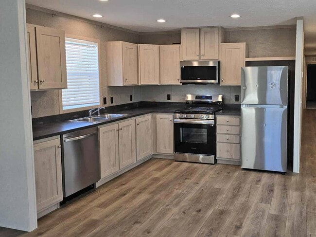 613 Polk St in De Soto, IA - Building Photo - Building Photo