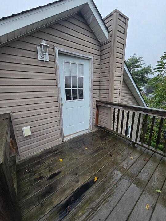 137 E Mechanic St in Frostburg, MD - Building Photo