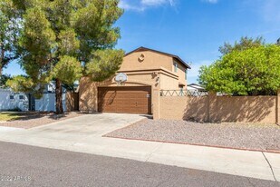 1502 E Topeka Dr in Phoenix, AZ - Building Photo