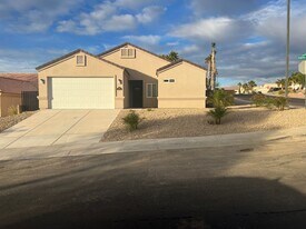 2241 Diamond Creek Rd in Bullhead City, AZ - Building Photo