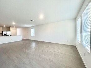 921 Lago Laceno Ln in Huffman, TX - Building Photo - Building Photo