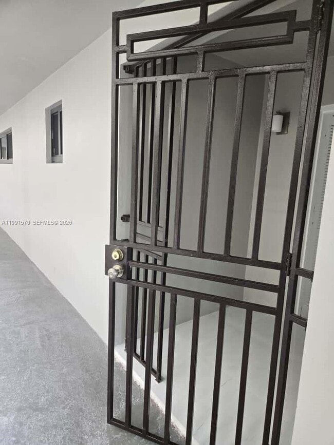 5 Olive Dr in Hialeah, FL - Building Photo - Building Photo