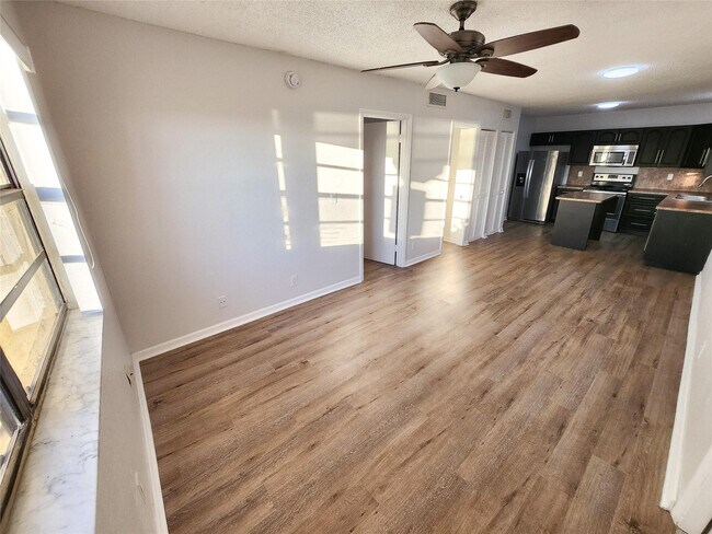 513 S Ocean Dr in Hollywood, FL - Building Photo - Building Photo