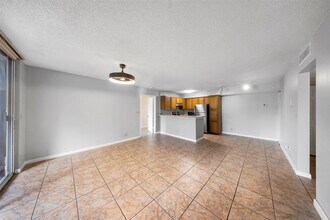 941 Lyons Rd in Coconut Creek, FL - Building Photo - Building Photo