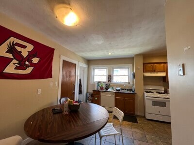 289 Foster St, Unit #1