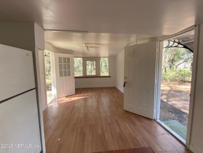 125 Compton St in Interlachen, FL - Building Photo - Building Photo