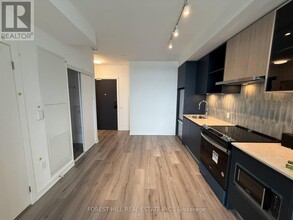 395 Dundas St W in Oakville, ON - Building Photo - Building Photo