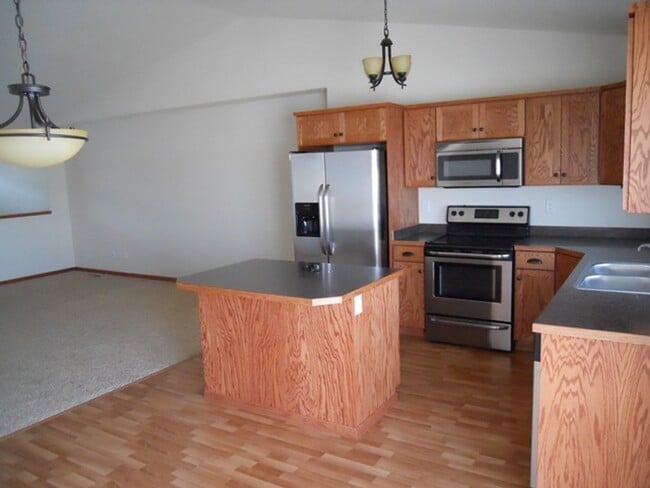 1322 Westport Beach Way in West Fargo, ND - Building Photo - Building Photo