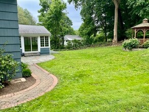 11 Cornwall Rd in Norwalk, CT - Building Photo - Building Photo