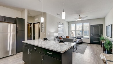 Springs at Pleasant View in Madison, WI - Foto de edificio - Building Photo