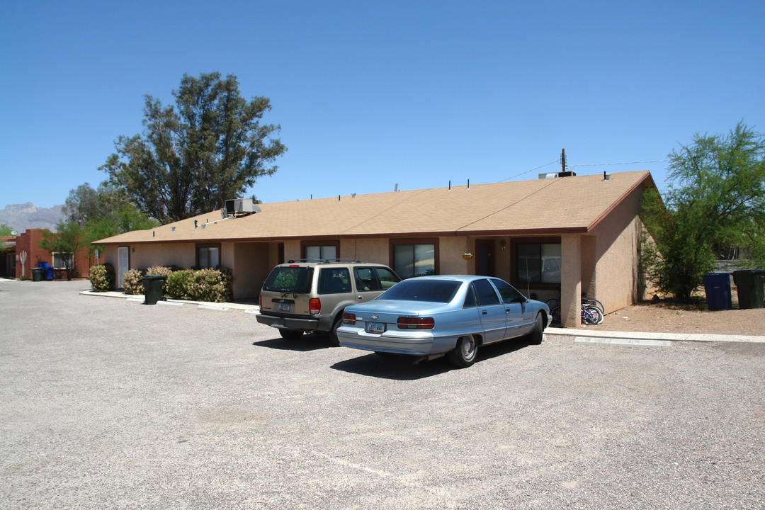 1012 E Blacklidge Dr in Tucson, AZ - Building Photo