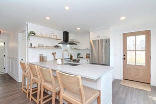 29 Lion St in East Greenwich, RI - Building Photo