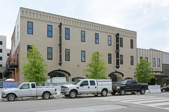 District 36 in Montgomery, AL - Foto de edificio - Building Photo