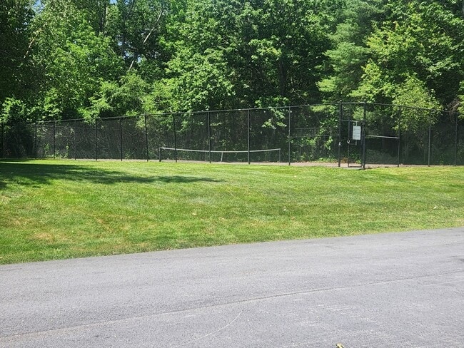176 Maple Ave in Rutland, MA - Building Photo - Building Photo