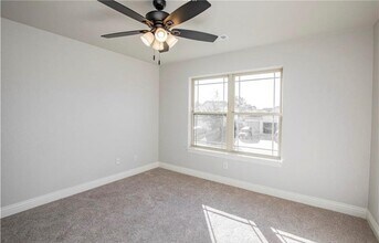 711 Saddlehorn Dr in Centerton, AR - Building Photo - Building Photo