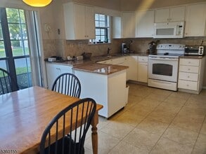 183 Mabie Ct in Mahwah, NJ - Building Photo - Building Photo