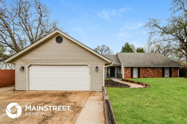 property at 2213 Coachlight Dr