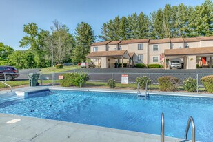 1181 Pebble Dr in Bristol, VA - Building Photo