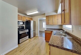 1222 S 4th St in Aurora, IL - Building Photo - Building Photo