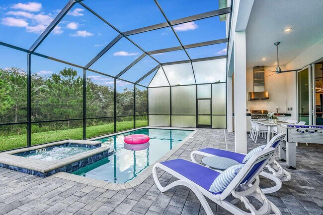 2113 Pine Oak Lp in Davenport, FL - Building Photo - Building Photo