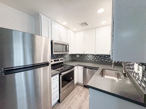 2737 E Glenrosa Ave in Phoenix, AZ - Building Photo - Building Photo