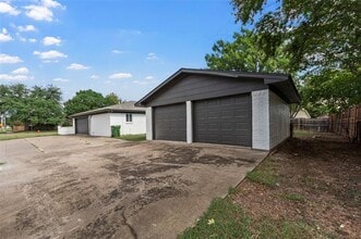 6250 Shirley Dr in North Richland Hills, TX - Building Photo - Building Photo