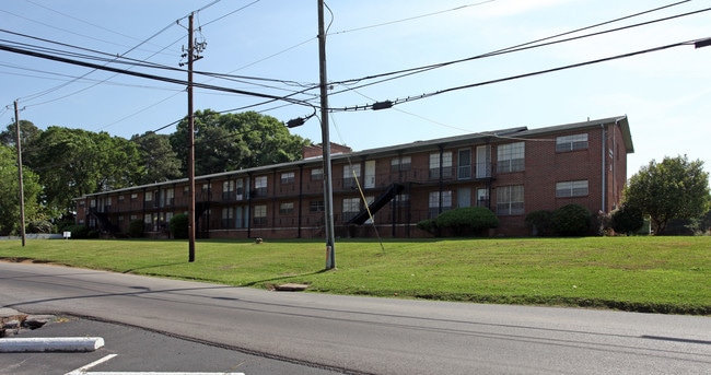 Crestline Court in Birmingham, AL - Foto de edificio - Building Photo