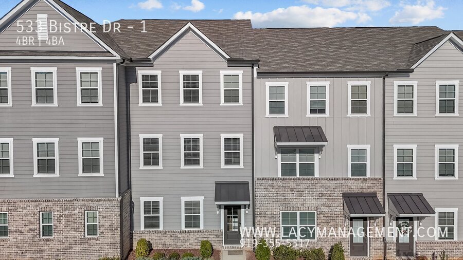 533 Bistre Dr in Cary, NC - Foto de edificio