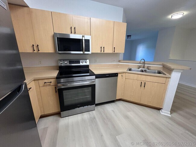 property at 2202 Belmont Ln