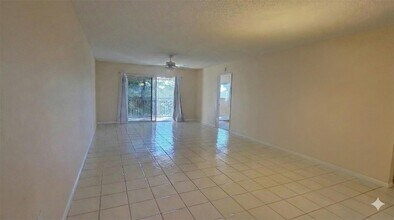 901 SW 141st Ave in Pembroke Pines, FL - Foto de edificio - Building Photo