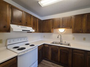 643 2nd Ave E, Unit 2 Bedroom in West Fargo, ND - Foto de edificio - Building Photo