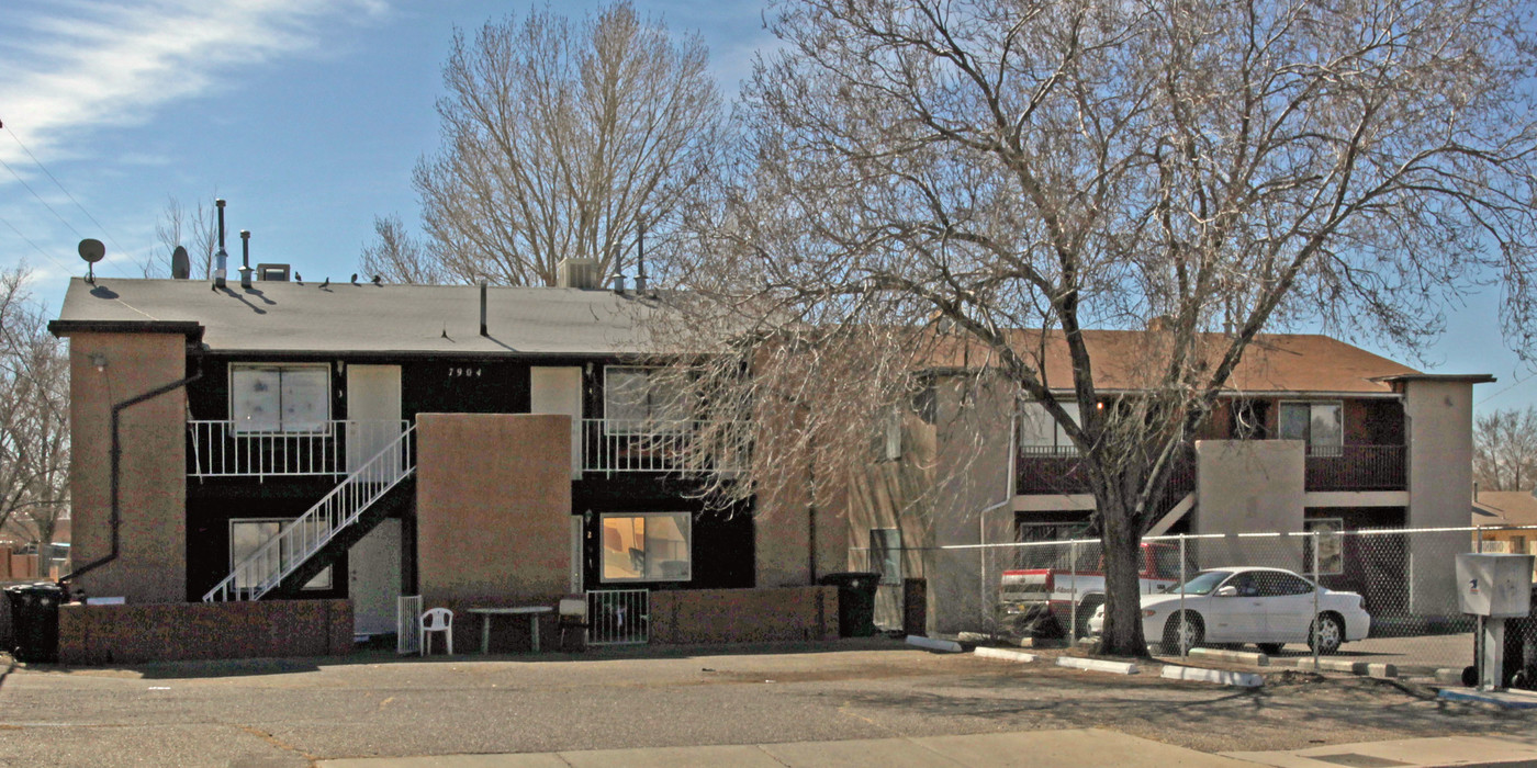 7900-7904 Trumbull Ave SE in Albuquerque, NM - Building Photo