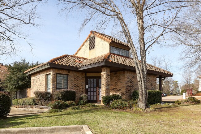 3100 Fairfield Ave in Shreveport, LA - Foto de edificio - Building Photo