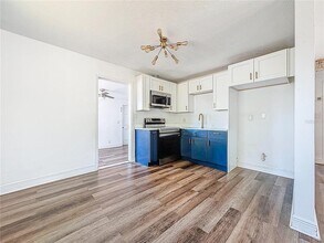 2100 28th Ave N in St. Petersburg, FL - Building Photo - Building Photo