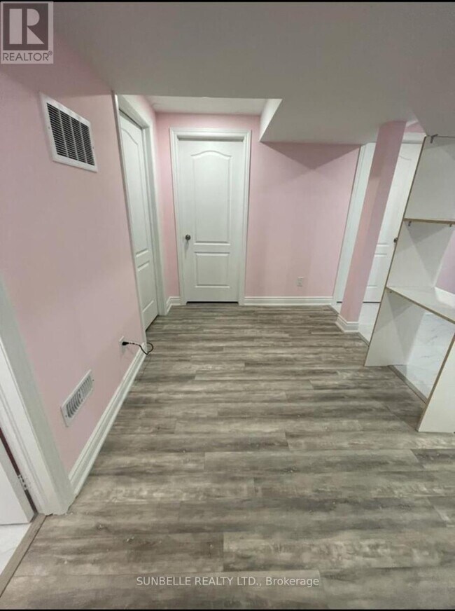 26 Senwood St in Brampton, ON - Building Photo - Building Photo