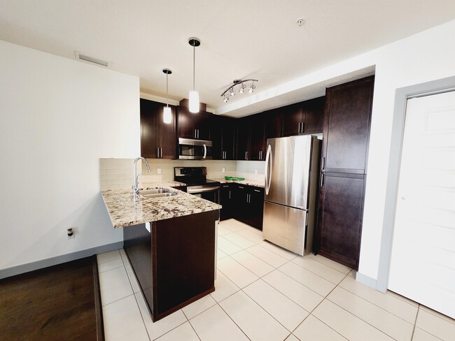 property at 5151 Windermere Blvd