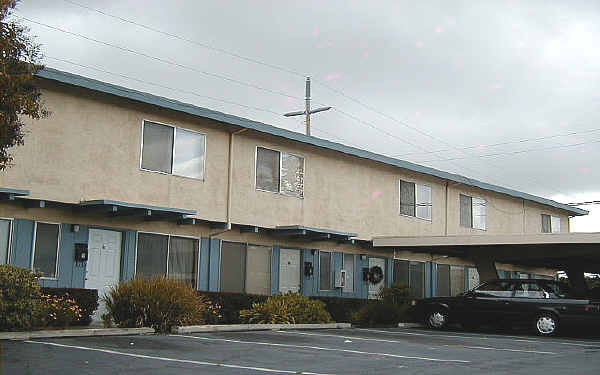 389 Anchor Dr in Pittsburg, CA - Foto de edificio - Building Photo