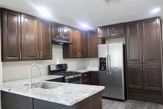 1011 Randall St in Pasadena, TX - Building Photo - Building Photo