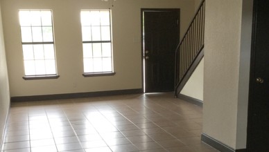 Riverside Apartments in Laredo, TX - Building Photo - Interior Photo