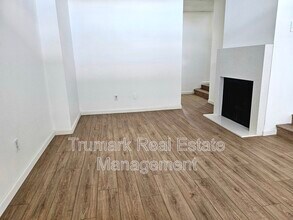 14605 Burbank Blvd in Los Angeles, CA - Building Photo - Building Photo