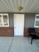 6908 Buffalo Ave in Niagara Falls, NY - Building Photo